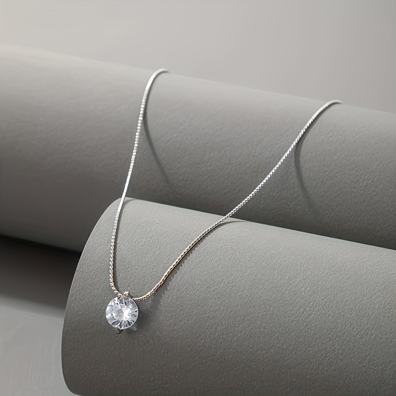 Women's Minimalist Chain Pendant Necklace