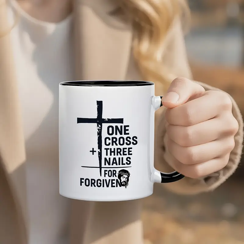 einzelner kaffeebecher christlichem motiv kreuz nagel design