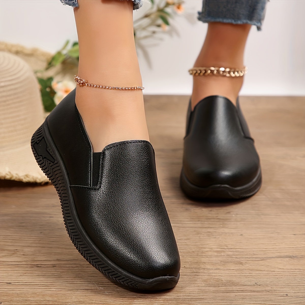 

Chaussures plates noires pour dames : confortables et décontractées, adaptées à toutes les