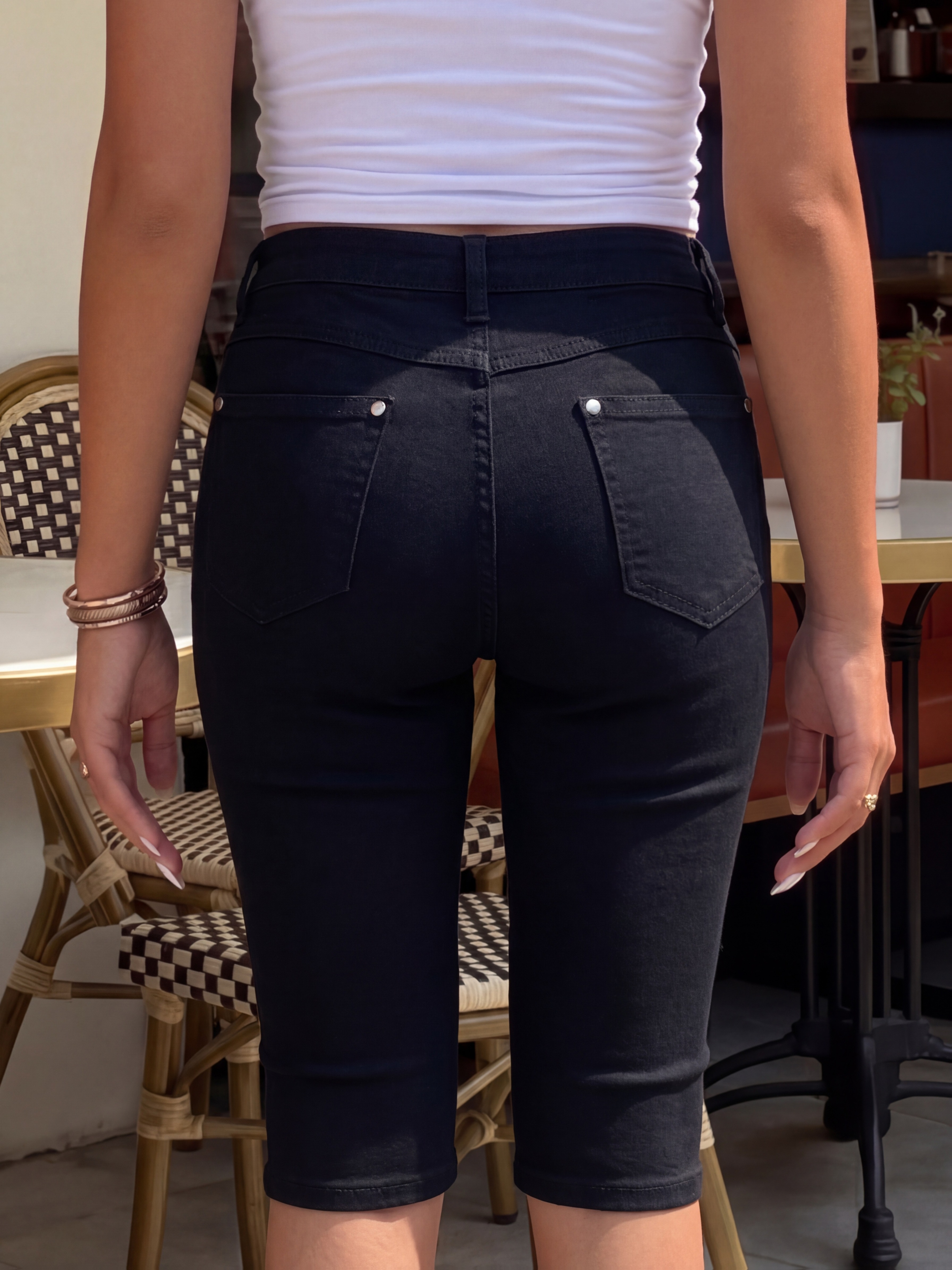 Artikelbild [2026 ] kla ische schwarze, gerade geschnittene jeans für damen > bequemer, dehnbarer stoff > waschproze  > eleganter, figurbetoner  -stil, der taille und hüften   > trendig und vielseitig