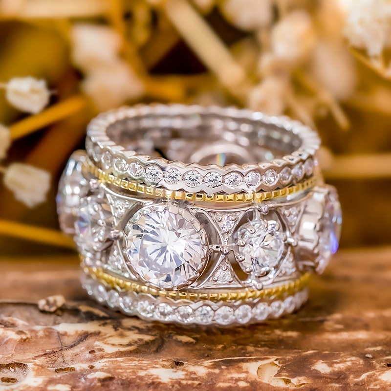 Women's Luxurious Two-Tone Palace-Style Ring, Exquisite Wedding Accessory