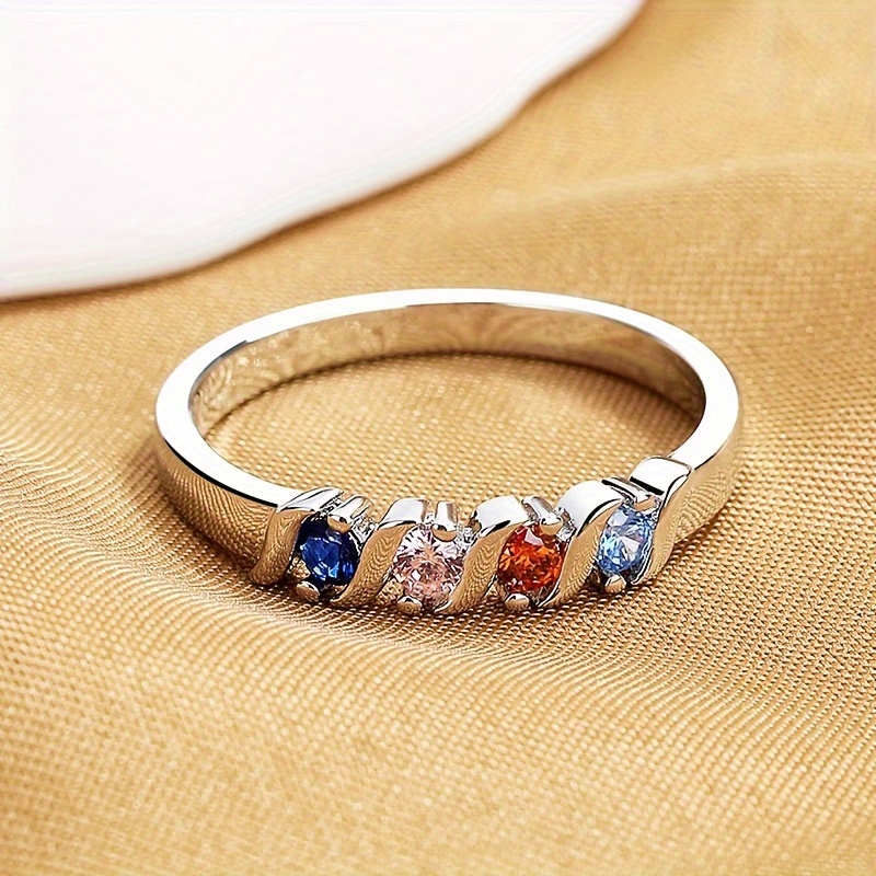 An Elegant And Minimalist Women'S Ring Set with Colorful Synthetic Zirconia, a Beautiful Piece of Jewelry Suitable for Everyday Wear And Festive Occasions