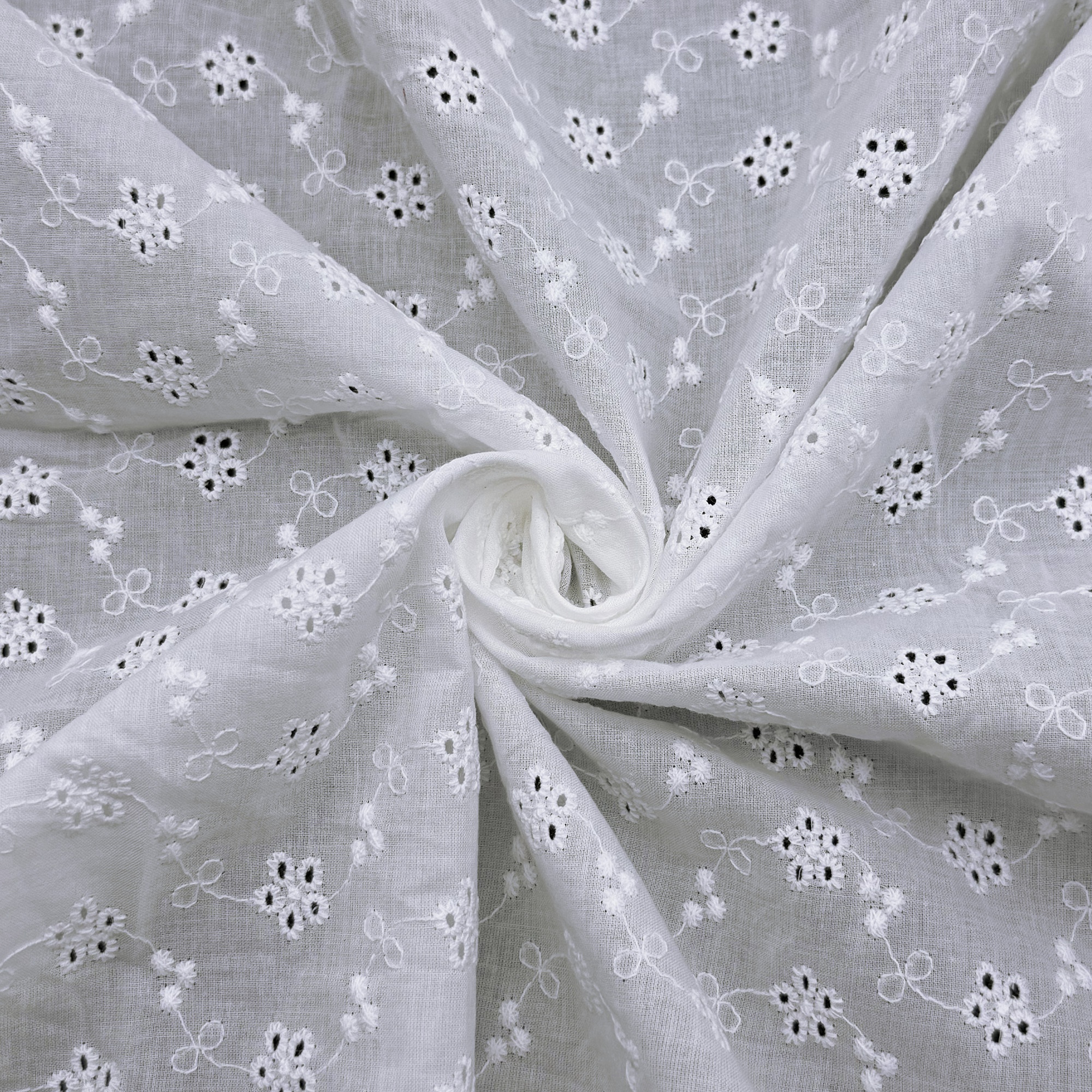 Image of 1pc 51.18x19.68inch(130x50cm) Embroidery Flower Hollow Fabric, Suitable For Handmade Decoration, Background Decoration, Table Decoration Fabrics And Other