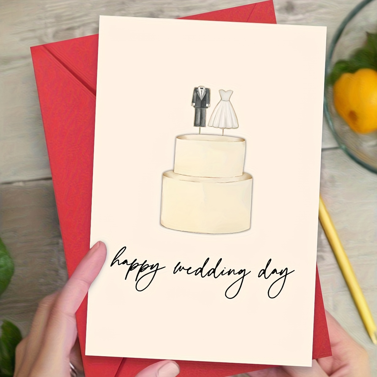 TEMU 1 Carte de vœux + 1 Enveloppe, Figurine de mariés sur un gâteau de mariage - Carte de vœux lisse "Joyeux " - Parfaite pour les célébrations de