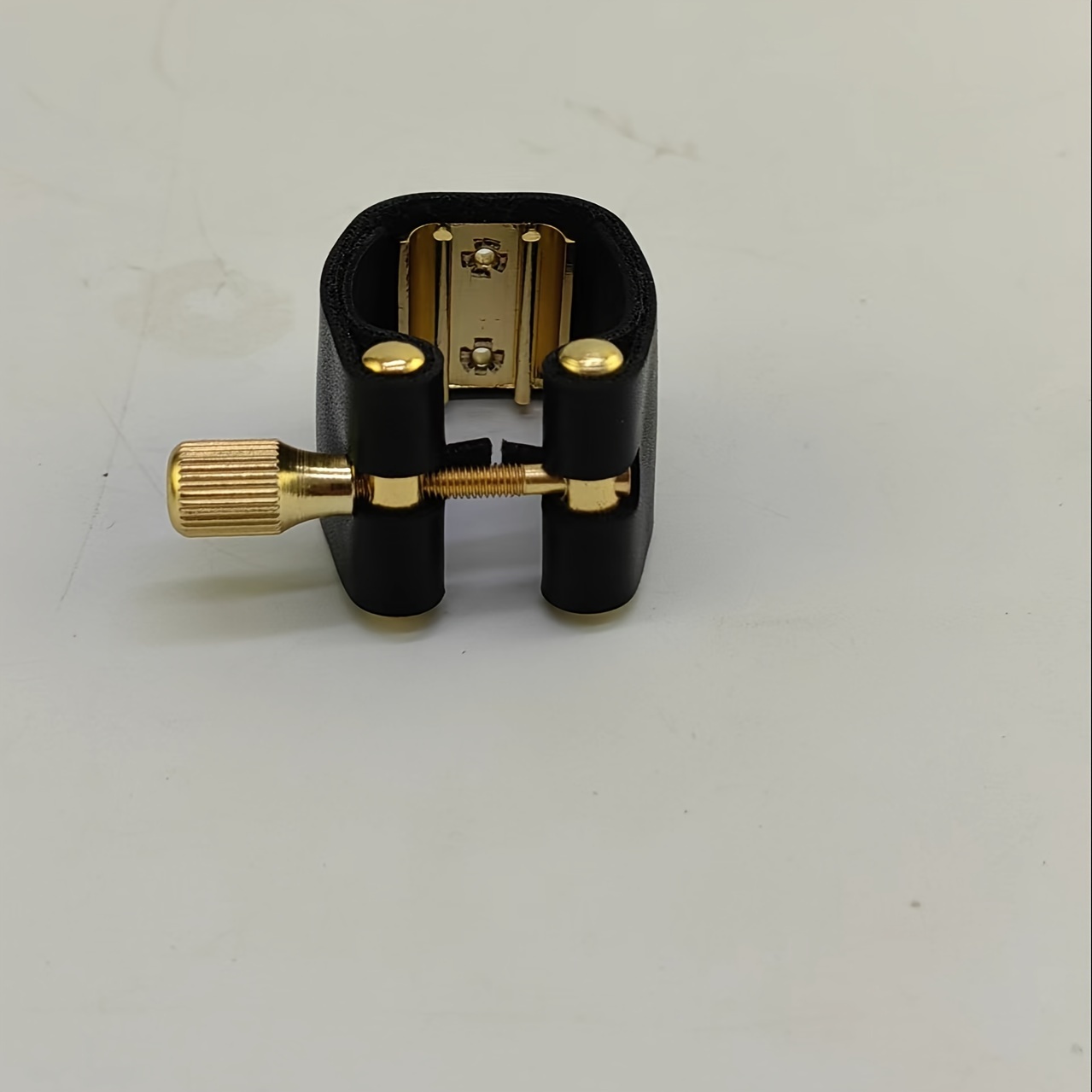 TEMU Correa Ajustable de Ligadura para Saxofón en Piel Sintética con Soporte de Abrazadera Metálica - , Cómoda para Saxofón , Accesorio Elegante,