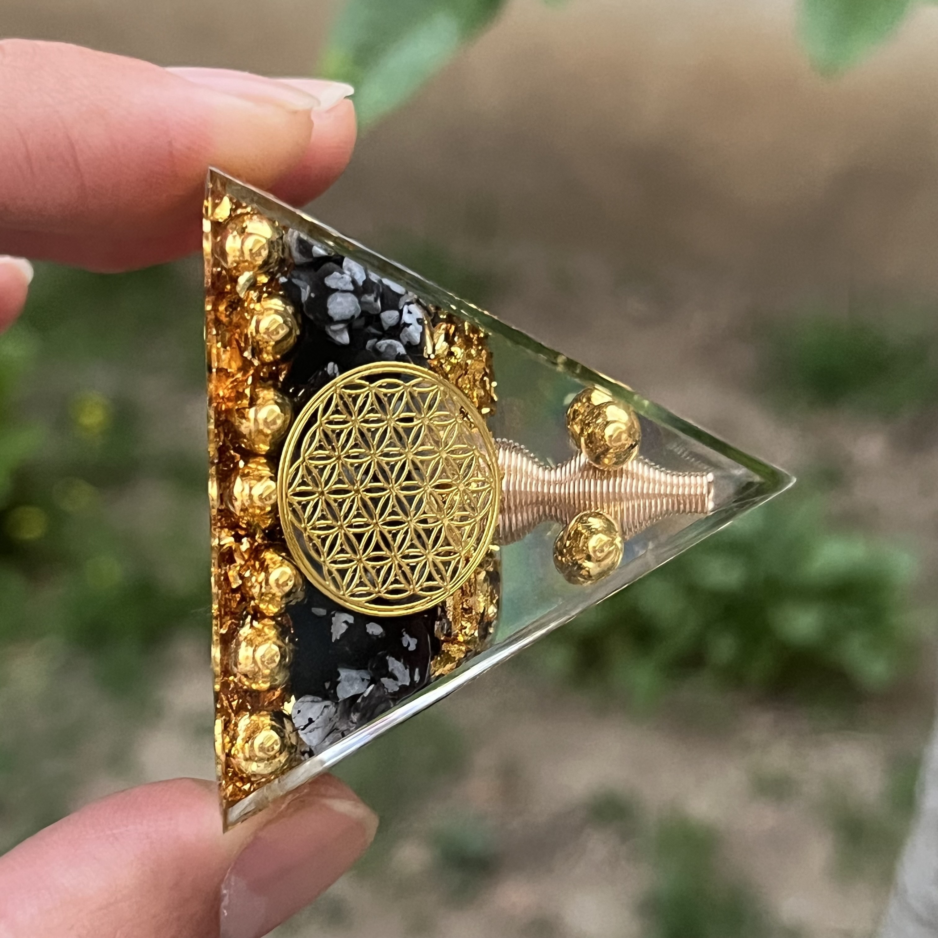 1個】オルゴン石 黒曜石付き小型 ル オルゴナイト オーナメント 屋内