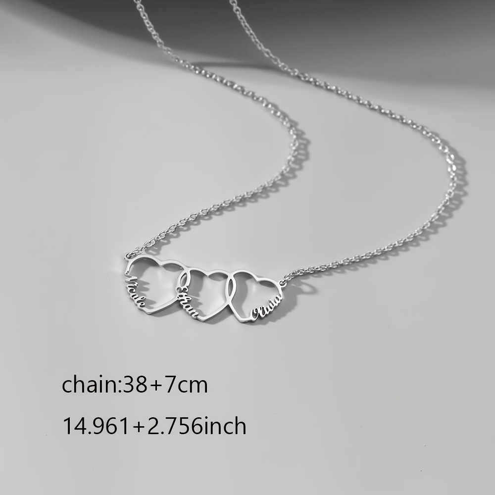 E-shop Personalisiertes Halsband mit Familiennamen und Herzen, perfektes Muttertagsgeschenk für Ihre Frau