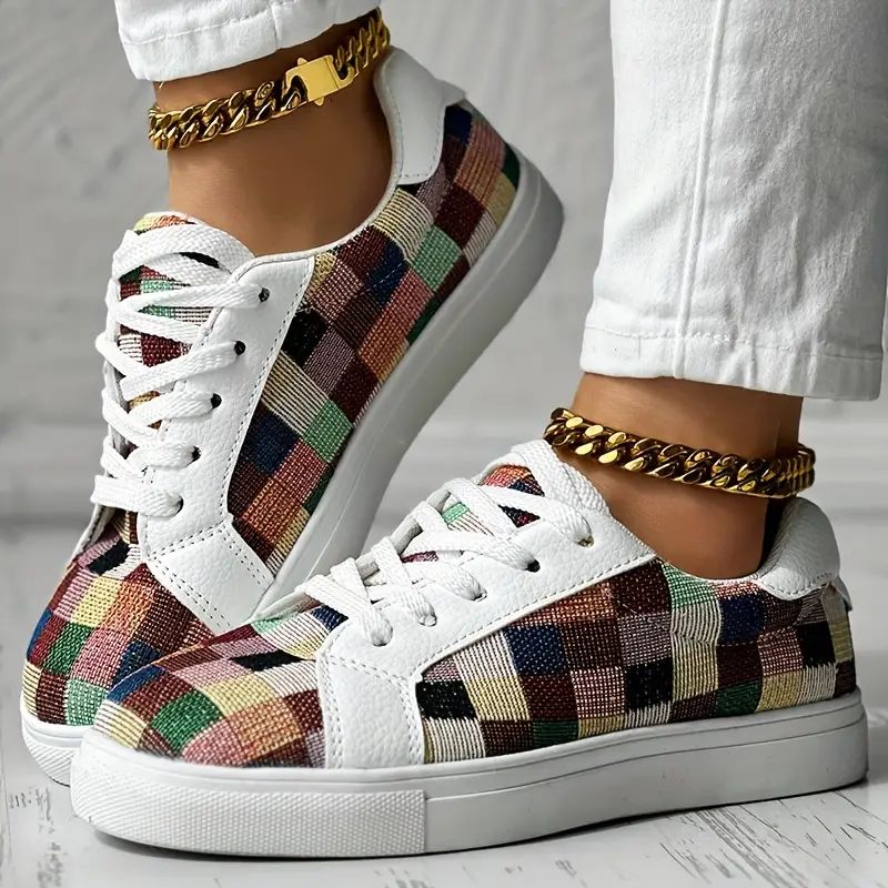 womens up low details 1