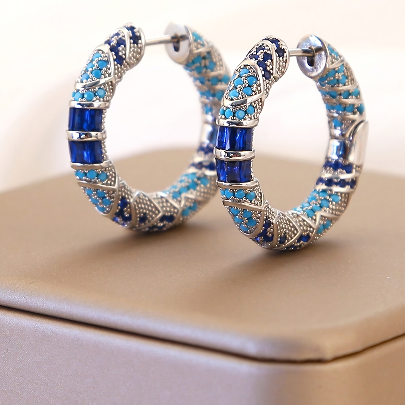 TEMU 1pc Retro Color- Zirconia Geometric Circle Ear Buckle Earrings Easy Niche Temperament High-end Earrings Women Suitable For Daily Vacation Party