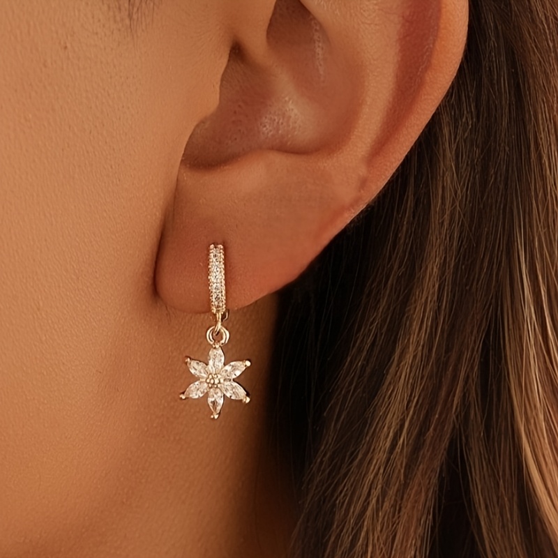 E-shop 1 Paar Glänzende Exquisite Kupfer-Inlay Synthetische Zirkonia Blumenanhänger Ohrringe, Vintage Eleganter Stil, Ideal für Damen , Partys Urlaub,