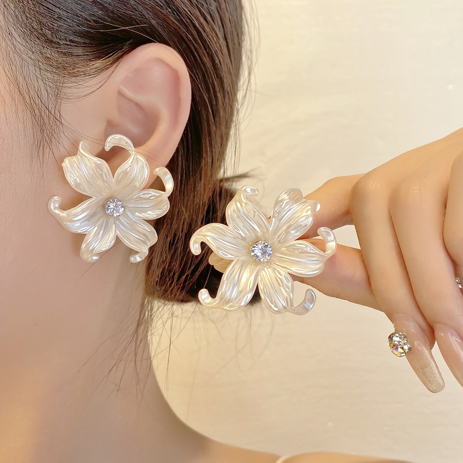 

Elegant White Floral Earrings, Unique With Bling Rhinestones, Exaggerated Summer Accessories For Women, Retro &