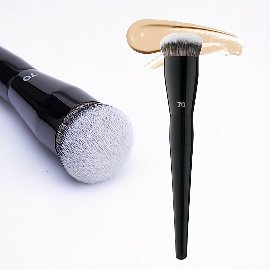 Image of 1pc Large Round Brush, Professional Synthetic Fiber Makeup Brush For Contouring And Foundation Application