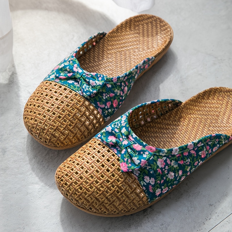 1 Pair Bow-Knot Woven Rattan Grass Home Slippers, Couple's Family Slippers, Men's and Women's Indoor Slippers for Home, Bedroom,, Non-Slip, Suitable for Women to Wear at Home, Out, Shopping, or for Casual Wear, Women Shoes