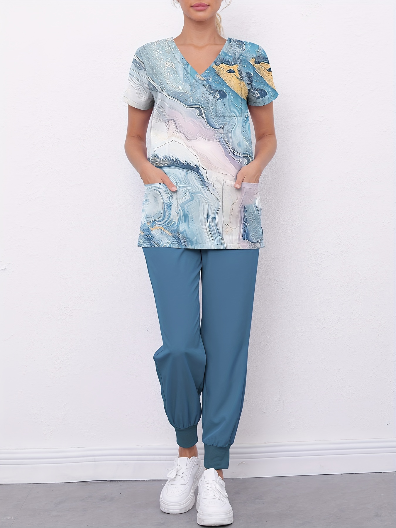 Doktor, hemşire, doktor, dişçi için nefes alabilir ve rahat sağlık personeli üniforması olan Mermer Baskılı 2'li Modern Tulum Seti, V-Yaka 2 Cep Tulum Üst + Esnek Bel Tulum Altı, Kadın İş Giyim