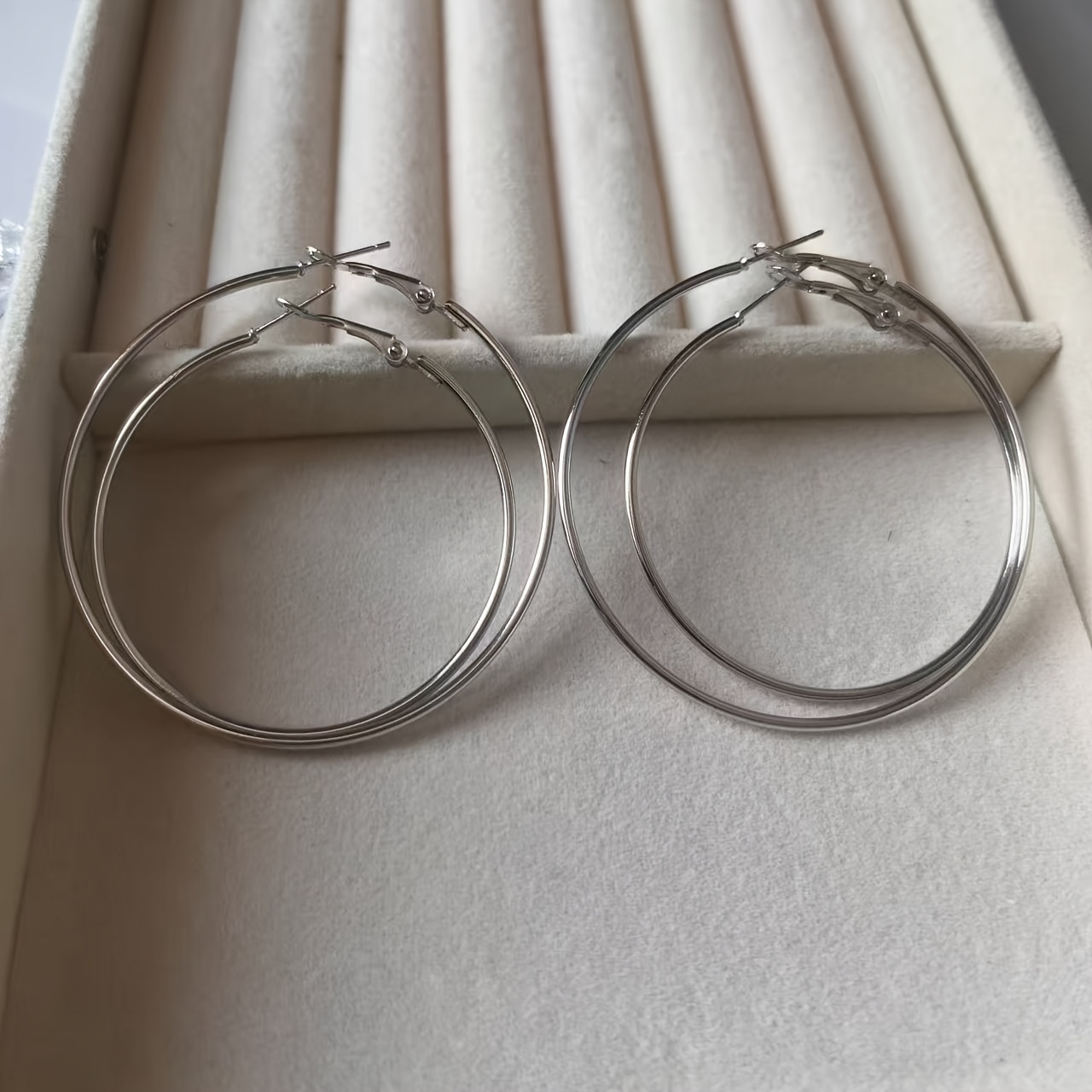 TEMU 4pcs Set Women's Fashionable Round Minimalist Large Hoop Earrings - Hypoallergenic, Stylish And Accessories, Suitable For Daily And Party Wear,