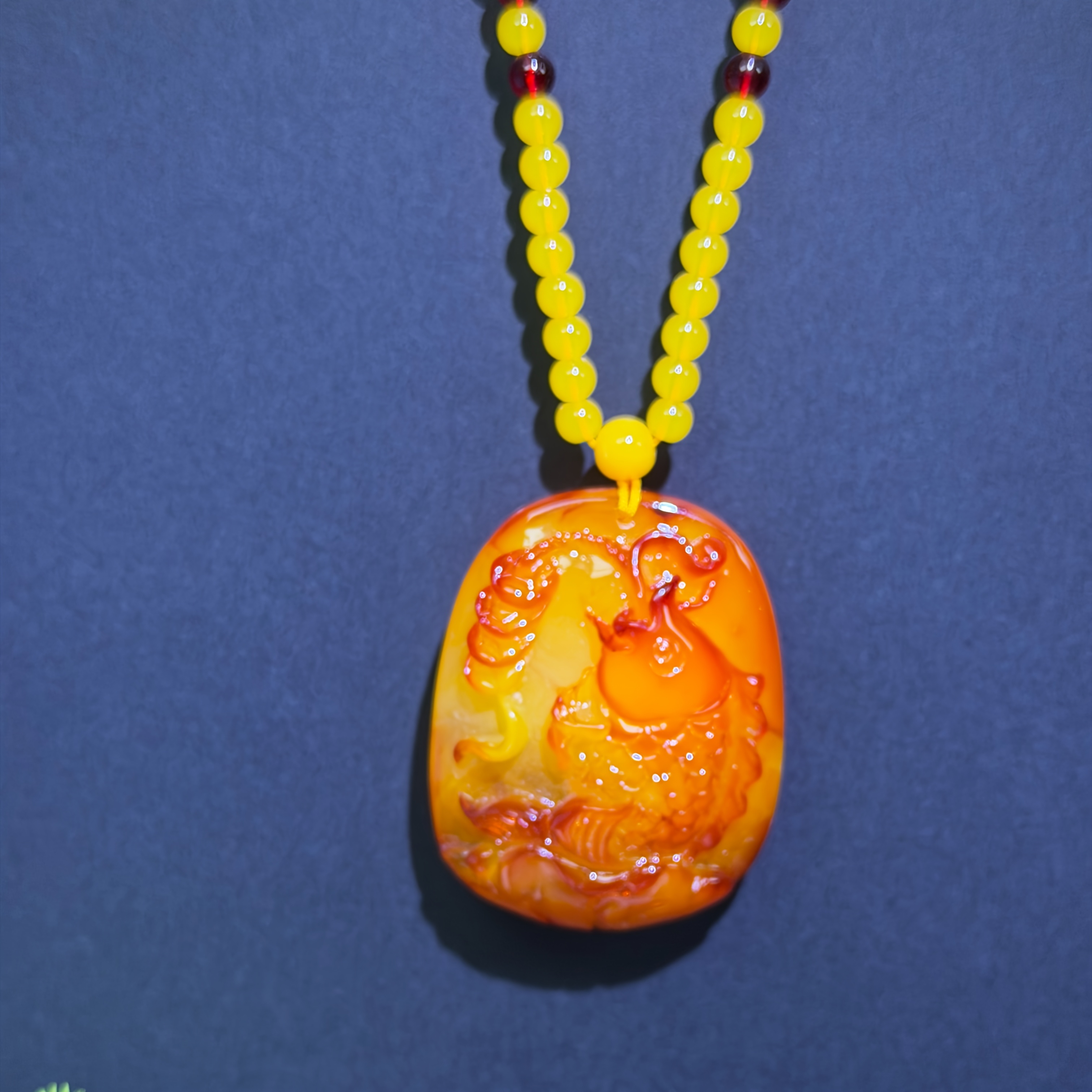 Unisex Chicken Oil Red Amber Fish Pendant Necklace