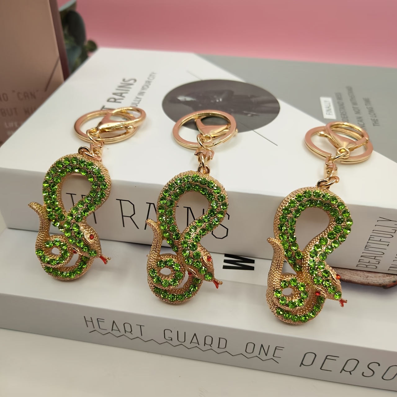 

1pc Green Snake Keychain, Alloy Cartoon Simulation Pendant With Lobster Clasp, Decorative Accessory For Bags, Backpacks, Cars - Ideal Valentine's Gift For Her