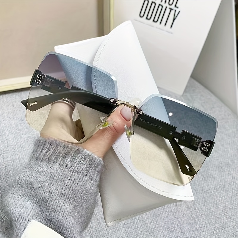 

Fashionable Oversized Square Glasses For Women Casual Gradient Glasses Suitable For Women And Men For Beach Parties