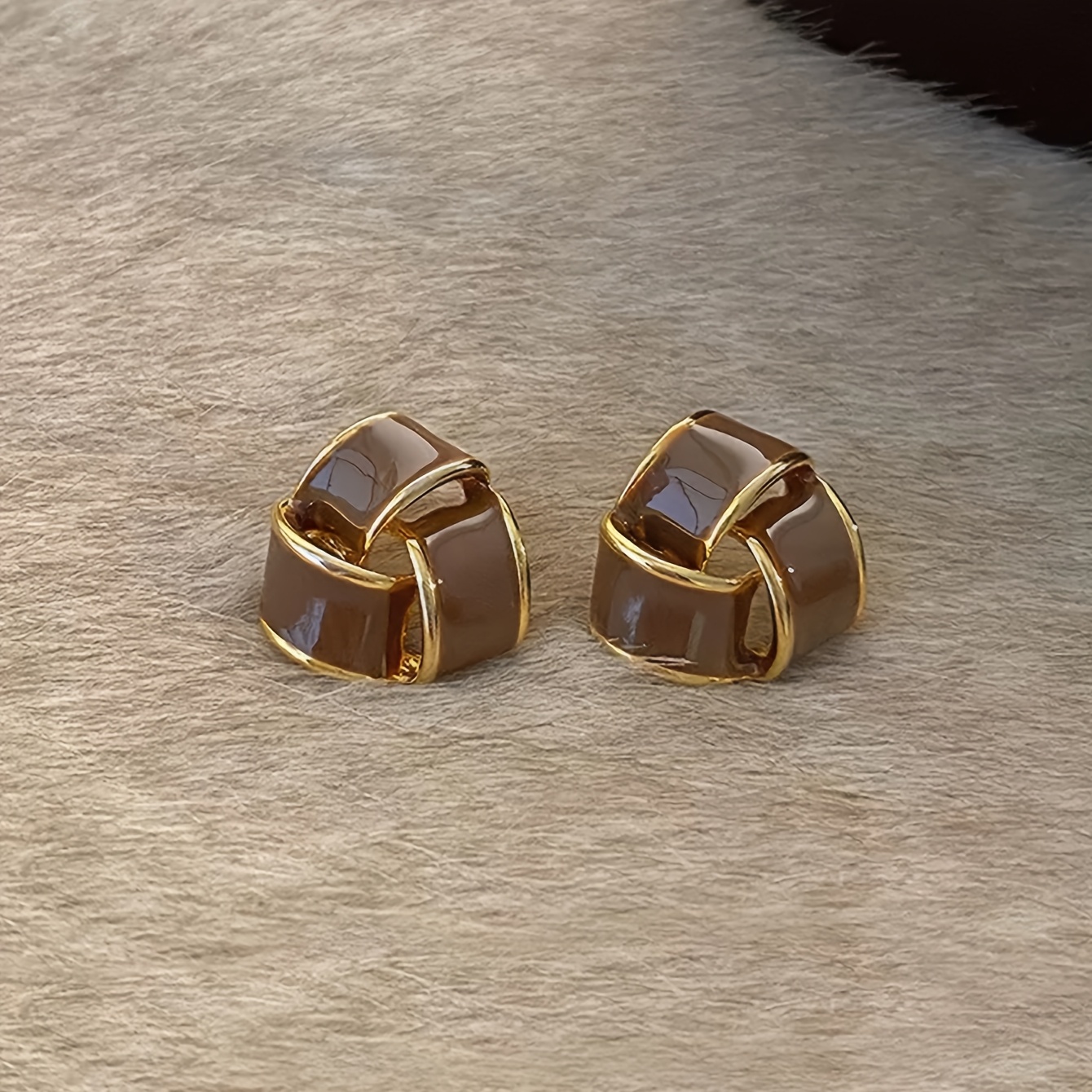 1 Pair French Vintage Geometric Brown | Elegant And Versatile Fashionable Ladies' Daily Earrings, Alloy With Copper Post, Suitable For
