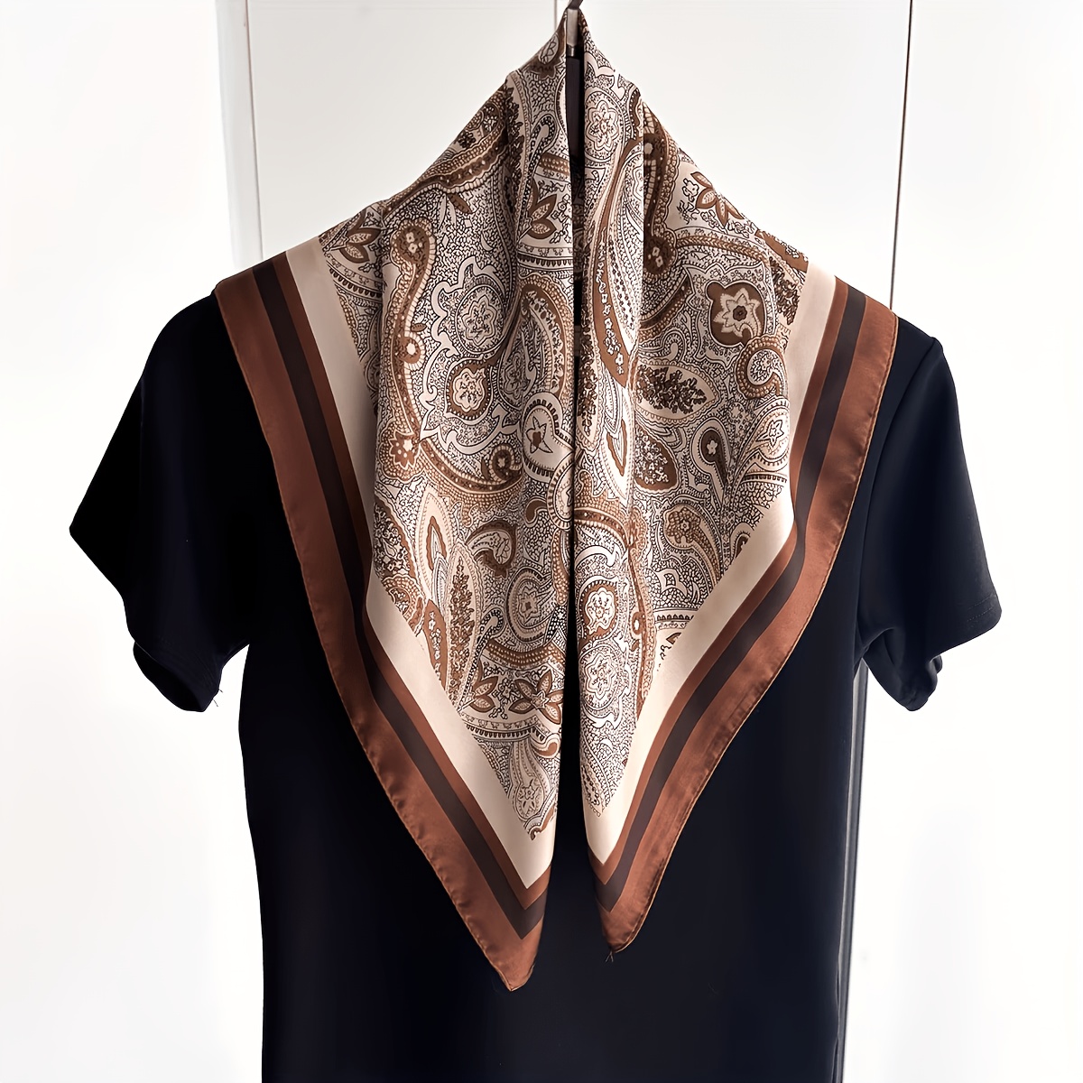 TEMU Fashionable Brown Paisley Square Scarf, Multi-functional Use As A Headscarf, Scarf, Or Shawl, Y Smooth Texture, A Stylish Item For Women,