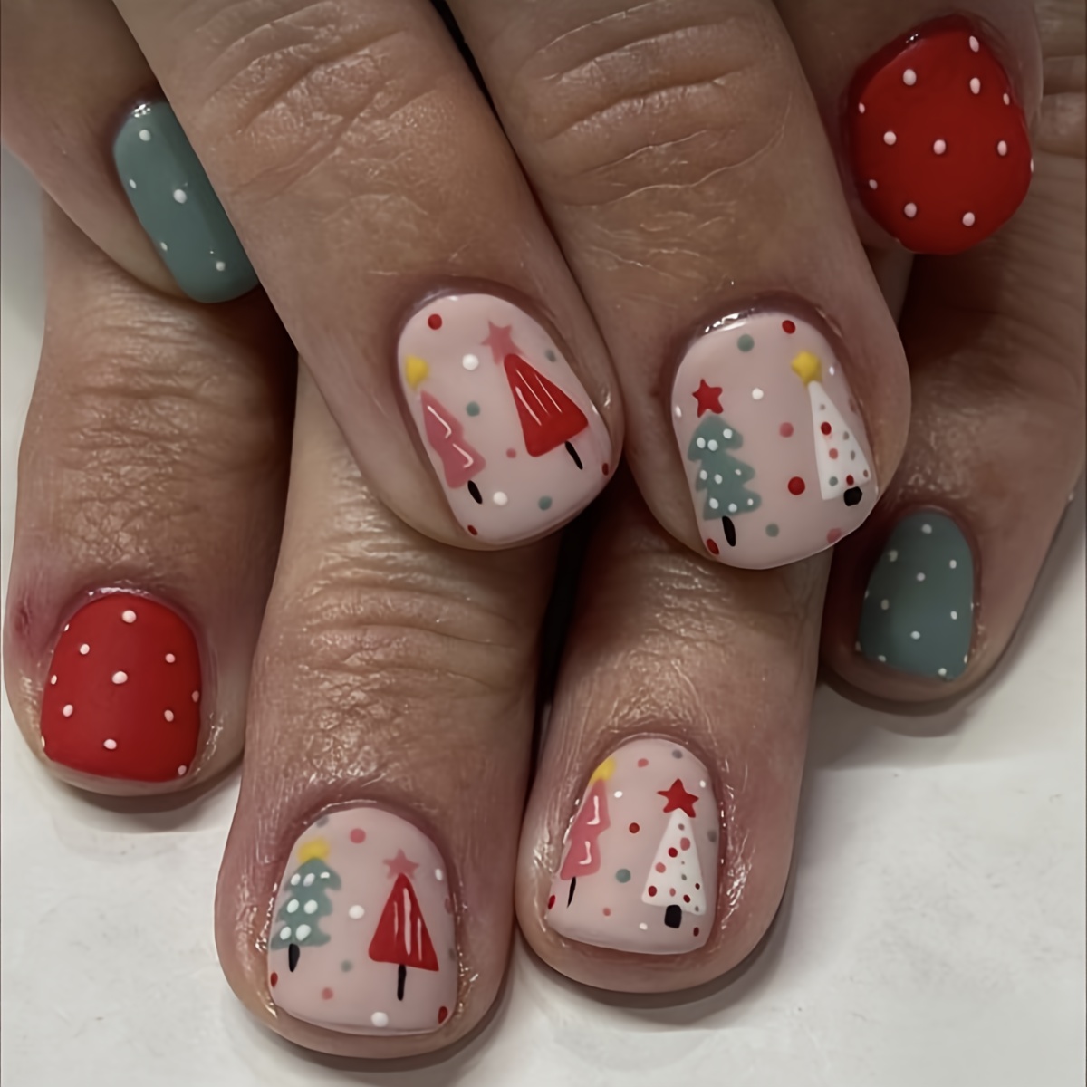 TEMU 24pcs Short Square Press-on Nails, Christmas With Red Dots, Press-on Fake Nails. Cute, Simple, Glossy, Shiny Nail Stickers, Bridal Nails, False