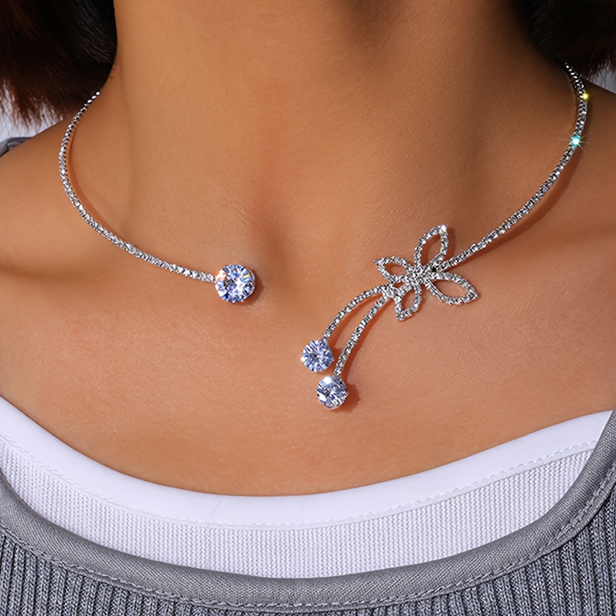 TEMU Luxuriöse, elegante Party-Ball Schmetterlingskragen Design Sense Halskette Schlichte Schlüsselbeinkette Damen Hals Accessoires Damen Schmuck,