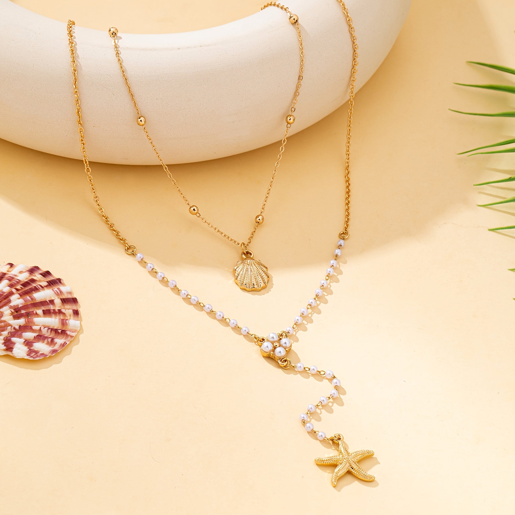 Women's Ocean-Style Geometric Fan-Shaped Pendant Necklace