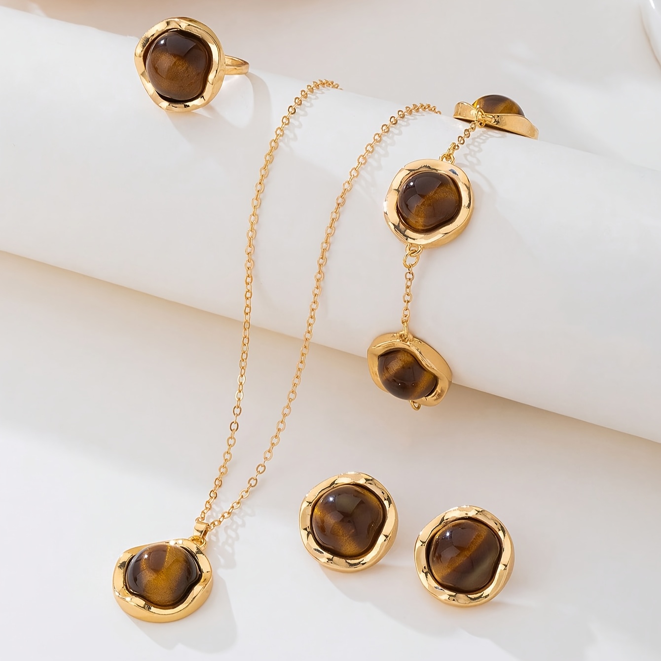 TEMU Set di gioielli da donna, 5 pezzi, stile retr簷 lussuoso chiaro, color marrone chiaro, ciondolo geometrico irregolare, collana, orecchini,