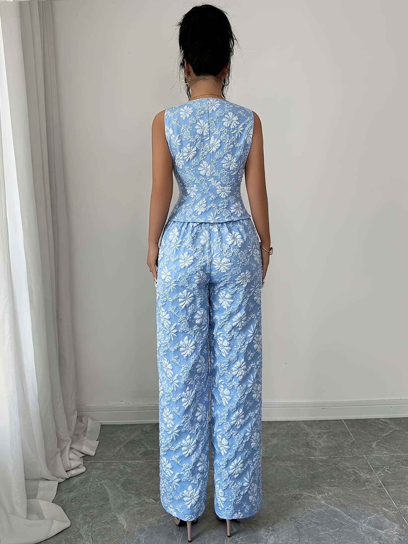   conjunto de 2   y pantalón   para mujer con jacquard de margaritas, chaleco sin   con botones y cuello     con pantalón largo de pierna  , conjunto de pantalones para mujer elegante, a  , con estilo y casual
