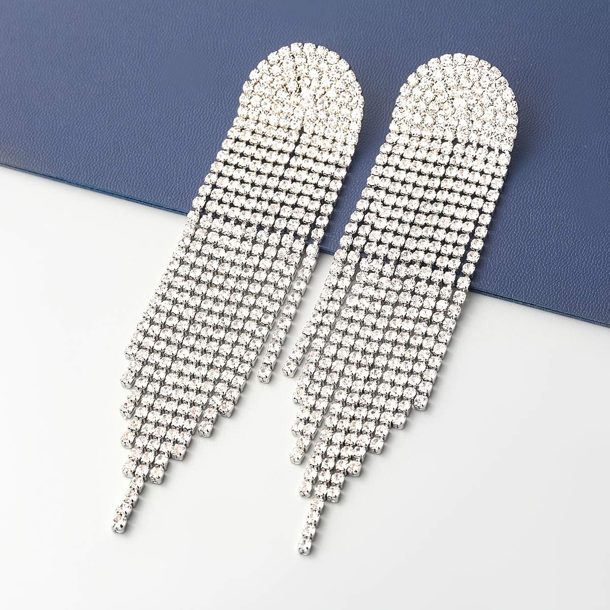TEMU Boucles d'oreilles 2 pièces, accessoire de mode long à , strass scintillants, demi-cercle, luxe léger, et élégant, à pompons, pour robe de