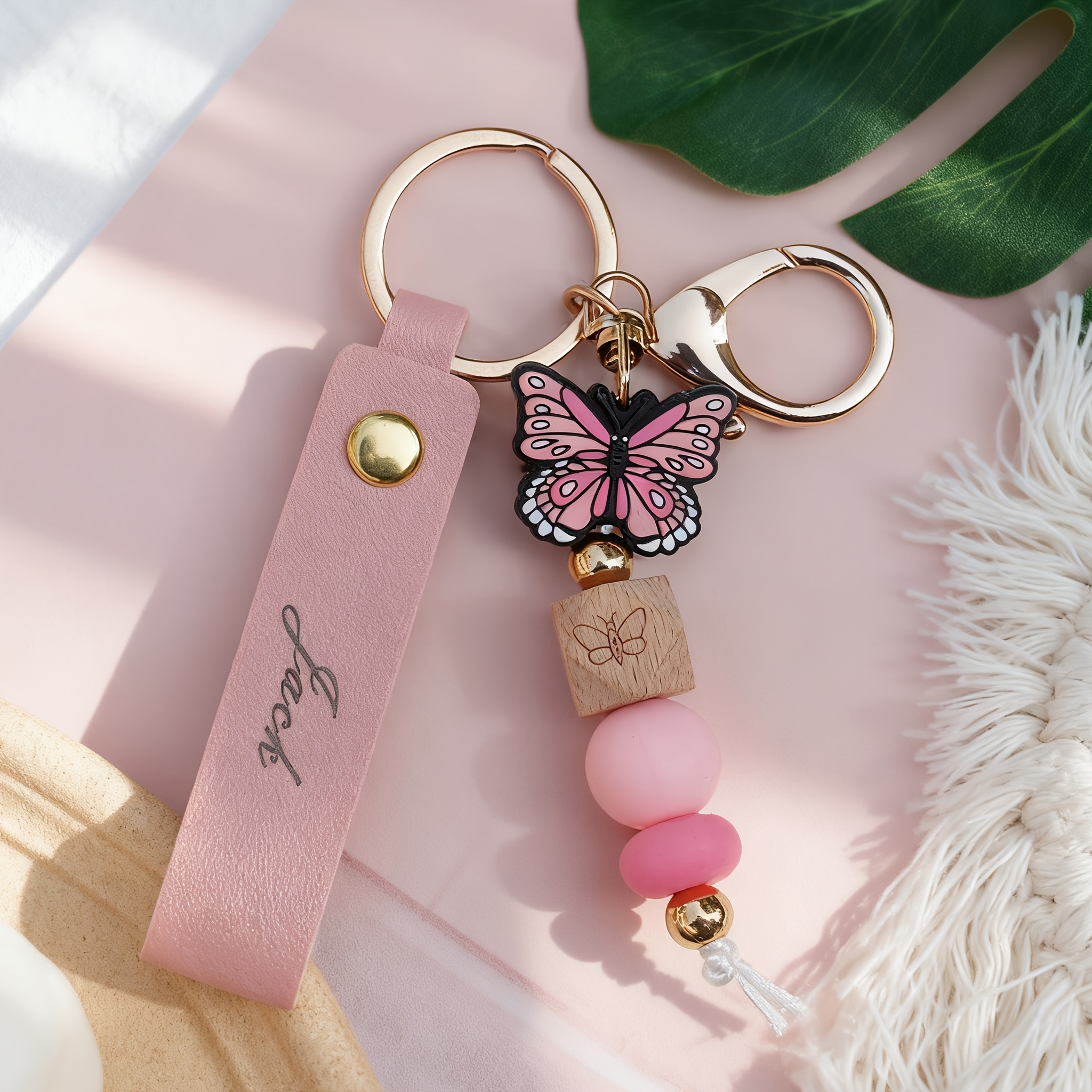 E-shop personalisierter Schmetterlings-Namens-Schlüsselanhänger mit individuellem Band, Schlüsselring mit Perlen-Anhänger, niedlicher ästhetischer