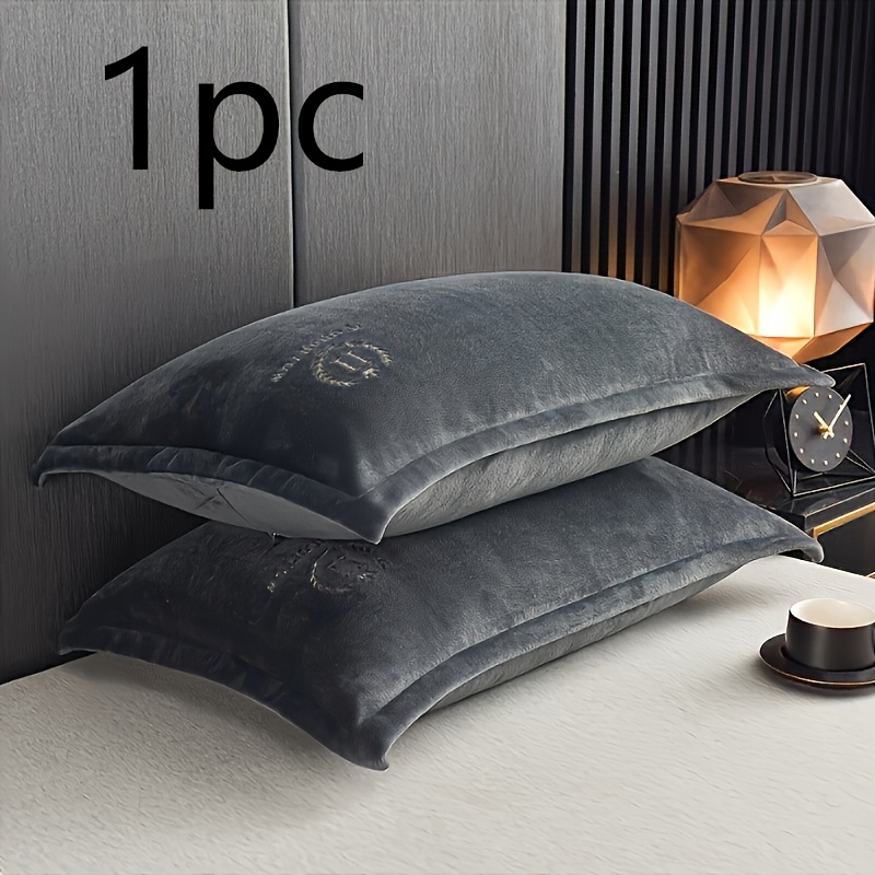 TEMU 1pc High-end Luxurious Embroidered Plush Pillowcase, Comfortable Skin-friendly Milk Velvet Fabric, (1pc Without ) Machine Washable, Small Gift