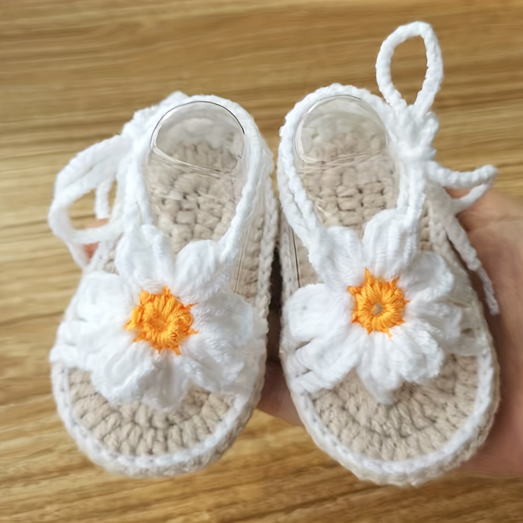 Image of ' Hand-woven Baby Sandals With Flower & /lattice - Soft Woven Fabric Round-toe Summer Shoes Suitable For, (spring/summer)