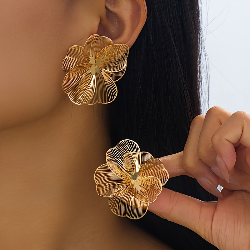 TEMU 2pcs Elegant And Golden Floral Stud Earrings, Suitable For Women' Wear, Dates, Parties, Festivals, Gifts, And Banquets, With Jewelry