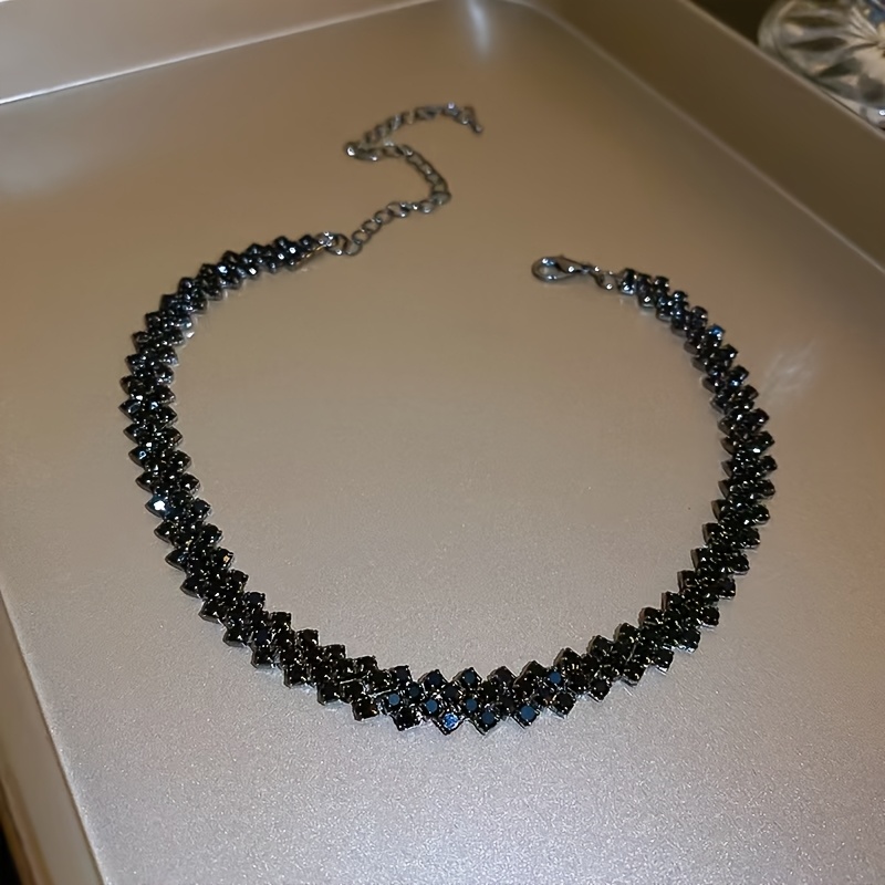 TEMU An Elegant Black Charm Collarbone Necklace, Uniquely Designed For Women, Perfect For Evening Gowns, Balls, And Parties