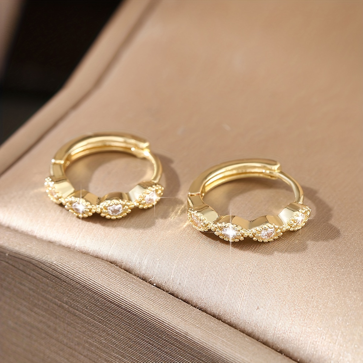 Women's Copper Inlaid Zircon Geometric Water Drop Earrings