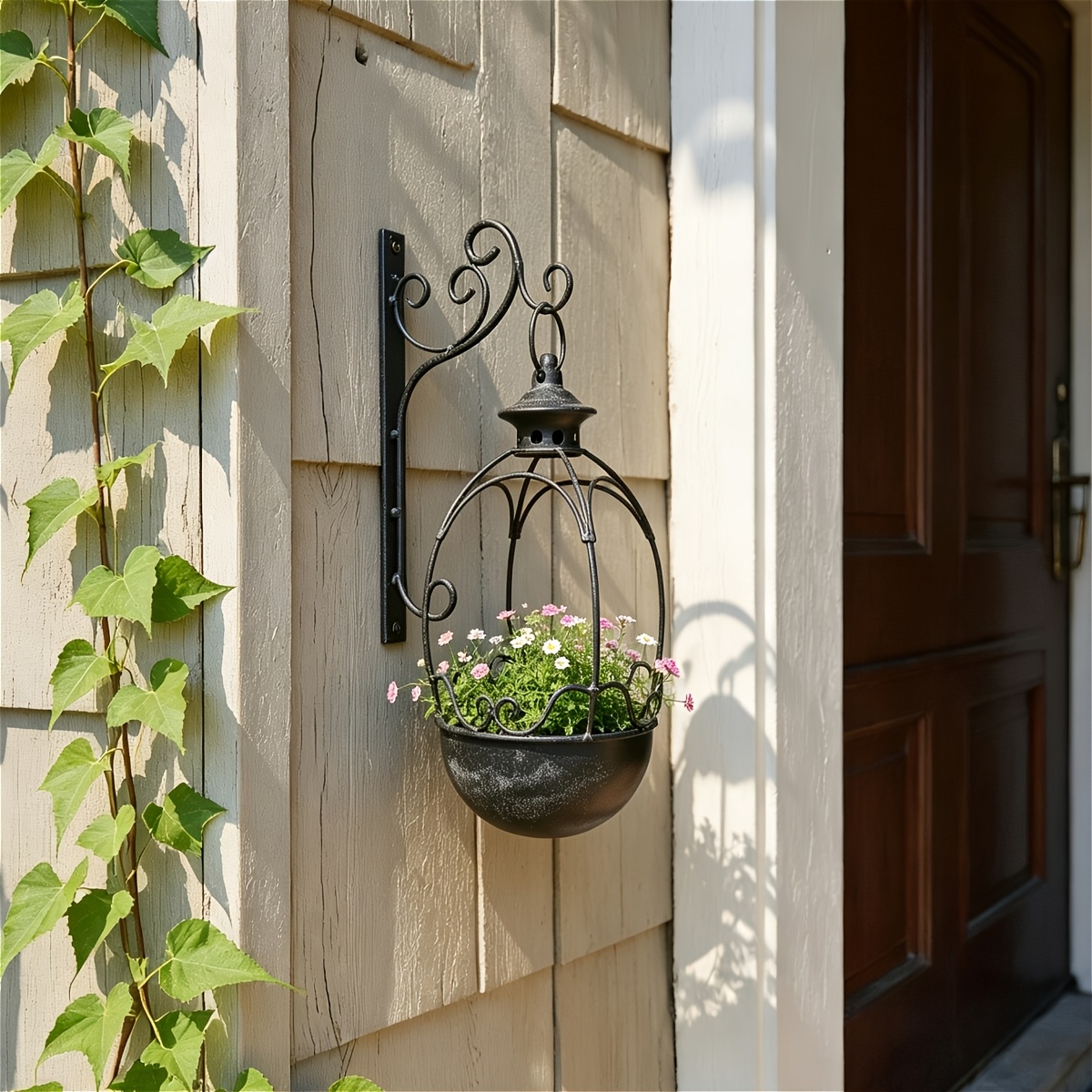1pc, European Country Style Creative Wrought Iron Wall-Mounted Oval Lantern  Flower Pot, Greenhouse Wall-Mounted Hanging Orchid Planter, Suitable for  American Courtyard Garden Wall Decor, European ...