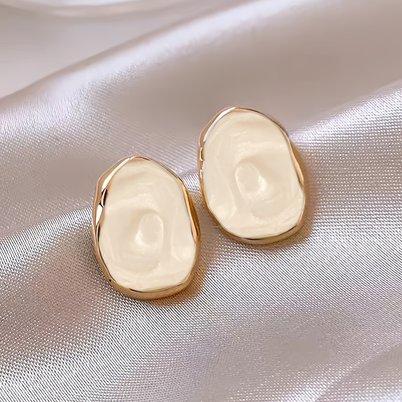 TEMU 1 Paire de Boucles d'Oreilles Faciles à Enfiler, Blanches, Émaillées, à Goutte, Ovales Irréguliers, Adaptées à un pour Femmes