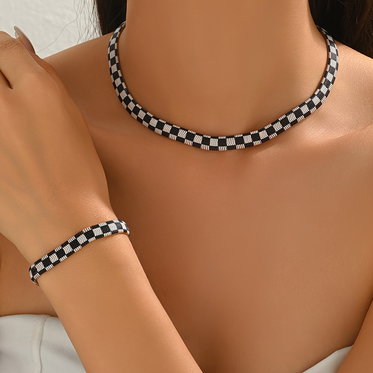 Image of 2pcs Elegant Minimalist Necklace And Bracelet Set For Women, Vintage Bohemian Flat Snake Chain With Black And White Check Design, Daily Wear, Street Style, Casual Light Luxury High-end Accessories