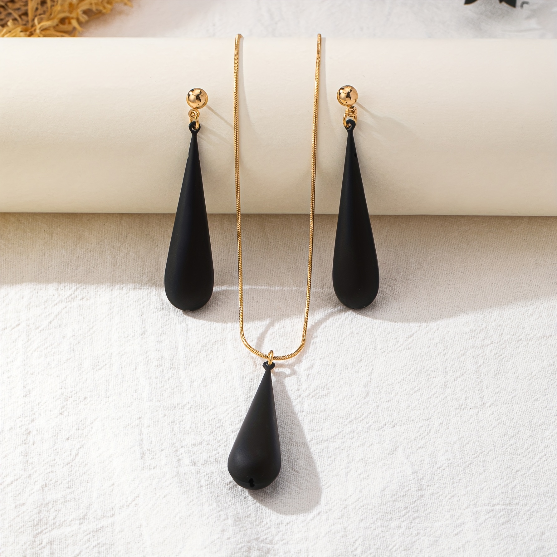 3pc Easy Metallic Style Long Teardrop Pendant Jewelry Set
