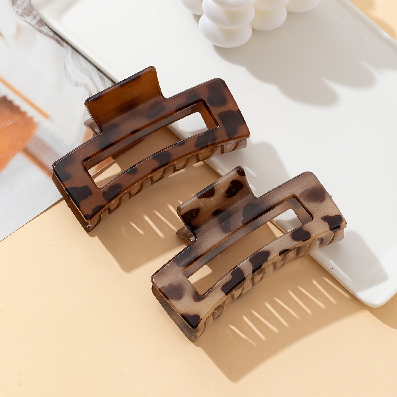Image of 2pcs Leopard Print Hair Claw Set, Stylish Back-of-the-head Clips For Women' Outfits And Party Wear, Suitable For Bathing