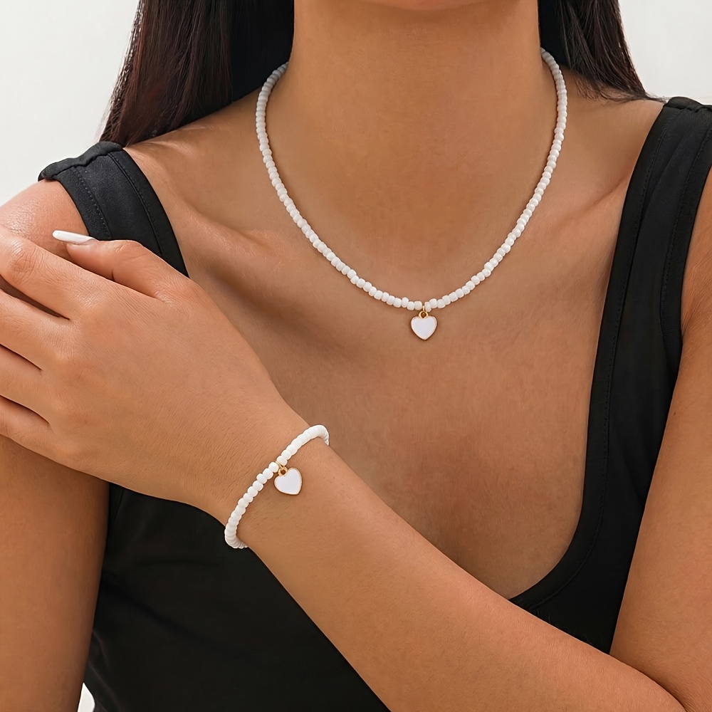 TEMU A Stylish Set Of White Acrylic Beaded Necklaces And Bracelets With A Love Pendant, Perfect For A Beach Holiday For Women