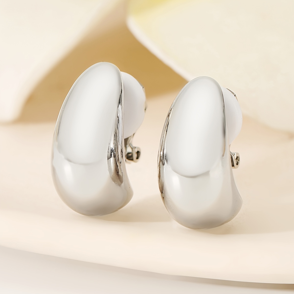 TEMU 1pair, European And American Fashionable, Simple, And Beautiful Exquisite Copper Ladies' Fashionable Clip On Earrings. Suitable For Holiday