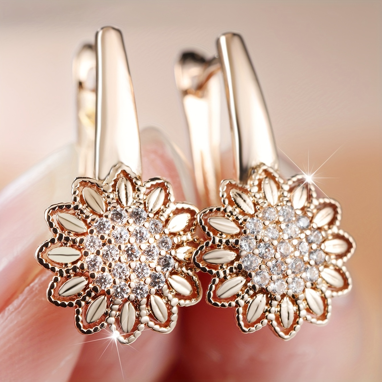 TEMU A Pair Of Women's Classic, Fashionable, Elegant, Luxurious, Simple, , Versatile, And Exquisite Jewelry Featuring Large Floral Openwork Hoop