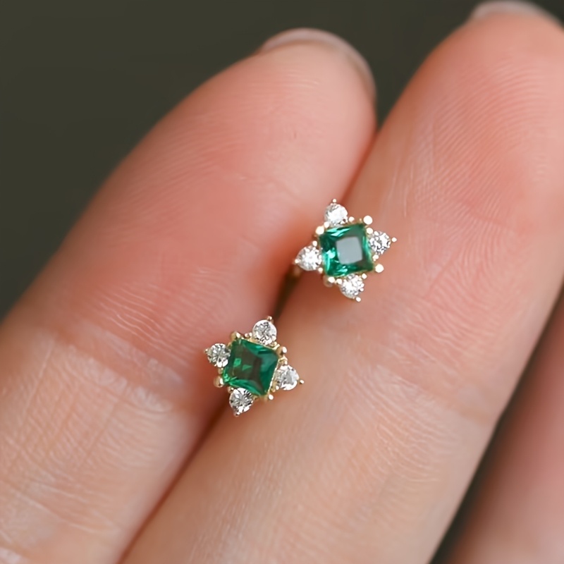 TEMU Un par de aretes cuadrados verdes con brillantes | Elegantes y lujosos, chapados en oro KC, con detalles de circonita sintética, versátiles y