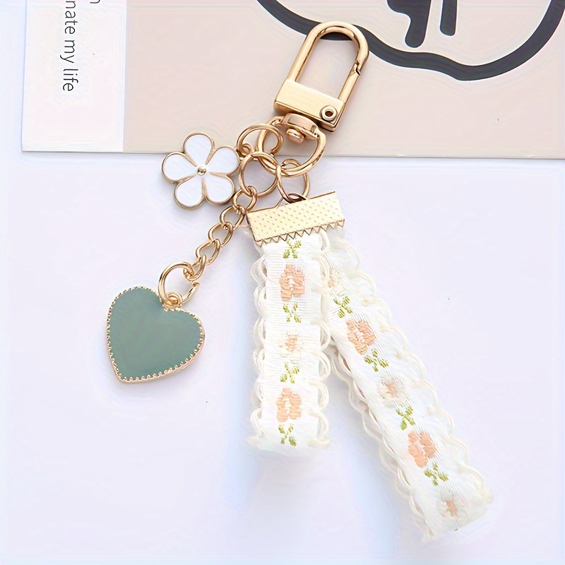 An Ins Daisy Keychain Pendant Key Chain Small Fresh Lace Keychain Key Earphone Cover Bag Pendant