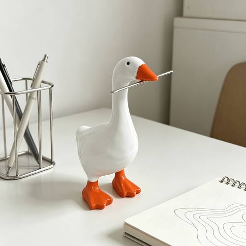 item picture magnetic key holder ornament creative resin animal shaped desktop decoration entryway key hook cute home goods housewarming gift office workers desktop organizer european and home soft furnishings ideal for everyday