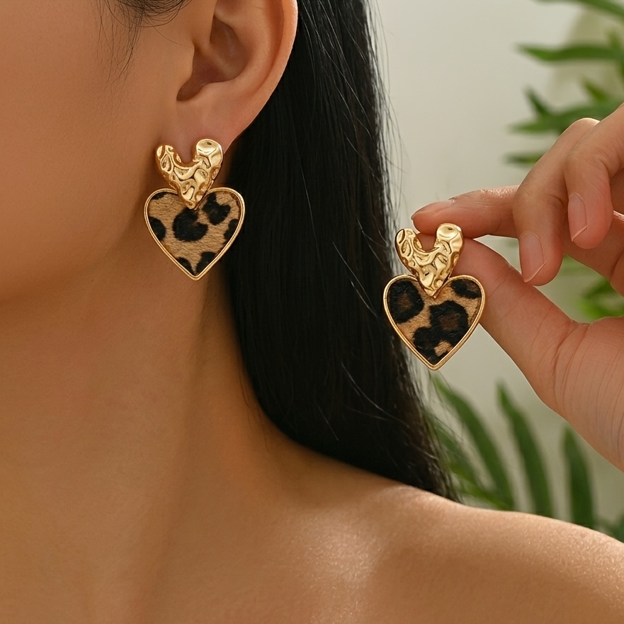 TEMU 1 Pair Women's Fashion Valentine's Day Stud Earrings, Autumn Winter Retro Easy Geometric Heart Leopard Print Assembly Design, Suitable For Daily