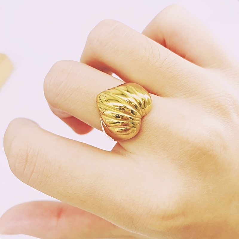 18K Gold Plated Heart Ring with Leaf Design - Stainless Steel Accessory