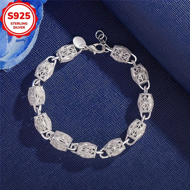 Hypoallergenic Minimalist Hollow Pattern Bracelet Gift Box